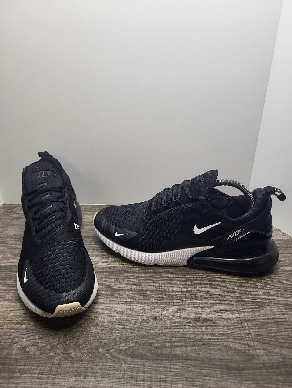 Nike Air Max 270 Black White Men's Size 10 Running Shoes Sneakers